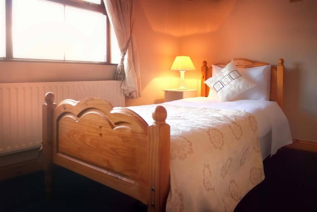 Mccarthy'S Lodge B&B Уестпорт Стая снимка
