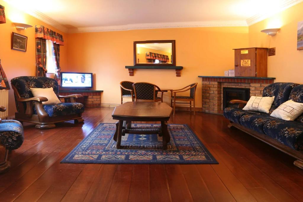 Mccarthy'S Lodge B&B Уестпорт Екстериор снимка
