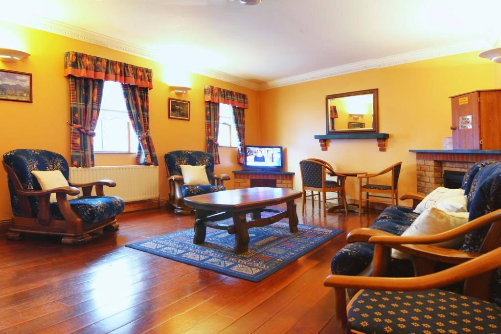 Mccarthy'S Lodge B&B Уестпорт Екстериор снимка